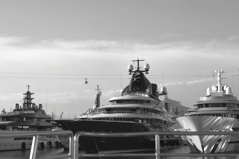 Read more about the article Yacht Maintenance Services in Dubai: Complete Guide for Owners & Captains